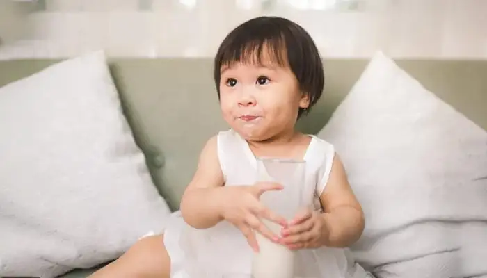 Bé 2 tuổi bị sổ mũi: Nguyên nhân do đâu? Chăm sóc thế nào?